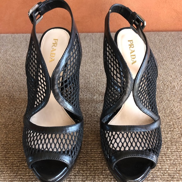 Prada - Picture 2 of 7